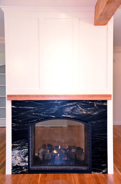 Greg Fitzpatrick Inc - Saltwater Farmhouse - Dining Fireplace